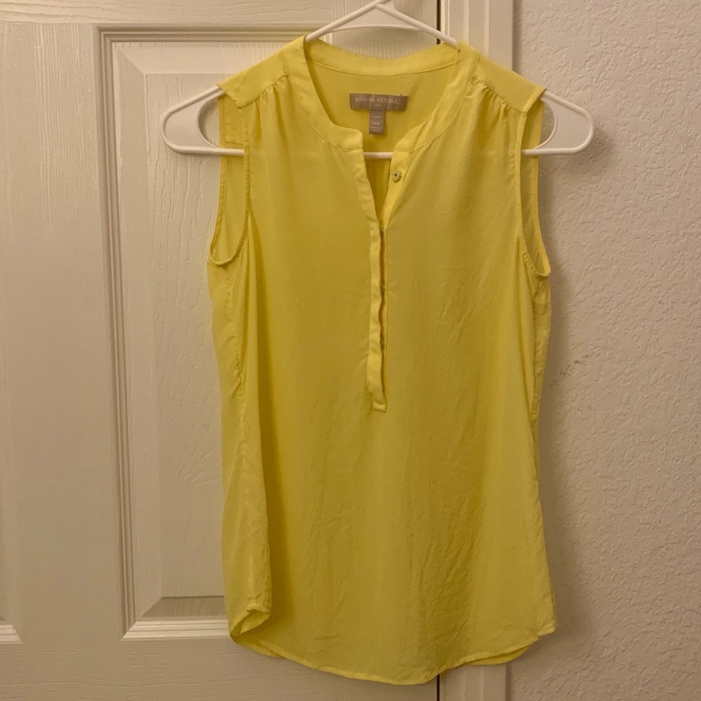 Banana Republic silk yellow sleeveless blouse